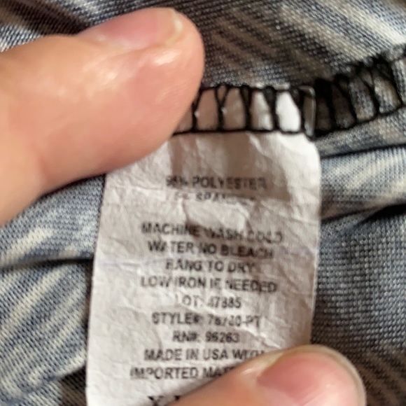 FREE w/purchase of any item $10 or more. JM Fleurette Chevron Blouse size XLP - Picture 8 of 9